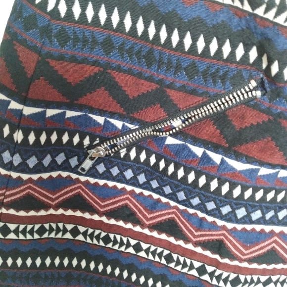 Divided by H & M Aztec Tribal Print Mini Skirt Size 6 - Picture 5 of 8